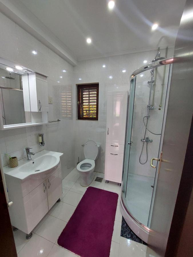 Holiday Home Milanovic Cetinje Esterno foto