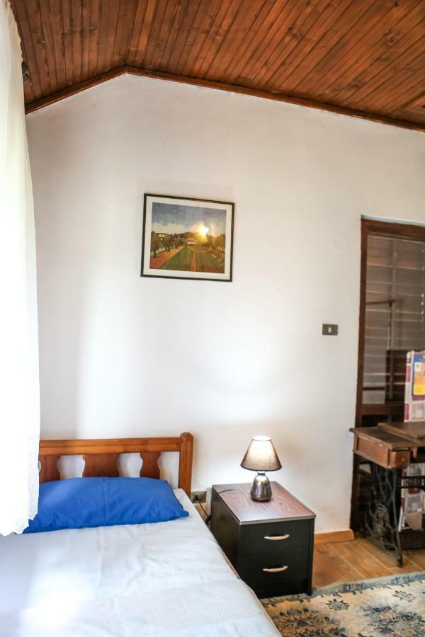 Holiday Home Milanovic Cetinje Esterno foto